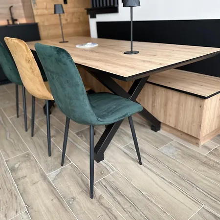 Apartment T3 - Emplacement Exceptionnel - Entree Independante - Entierement Renove *