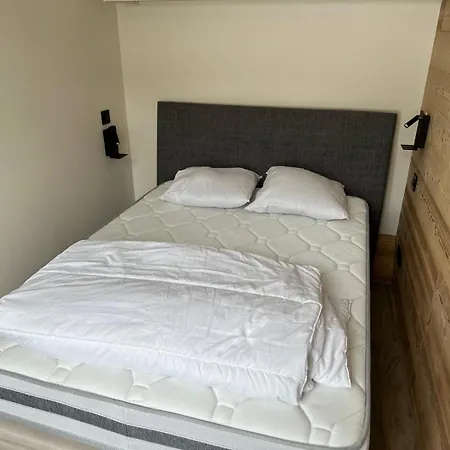 T3 - Emplacement Exceptionnel - Entree Independante - Entierement Renove Apartment