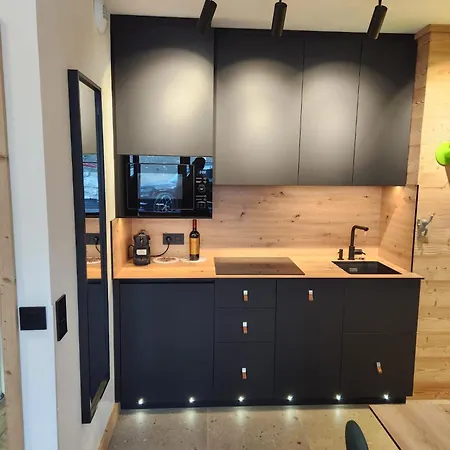 Apartment T3 - Emplacement Exceptionnel - Entree Independante - Entierement Renove
